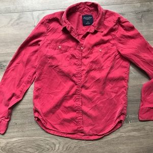 🌸American Eagle Red Button Down Shirt